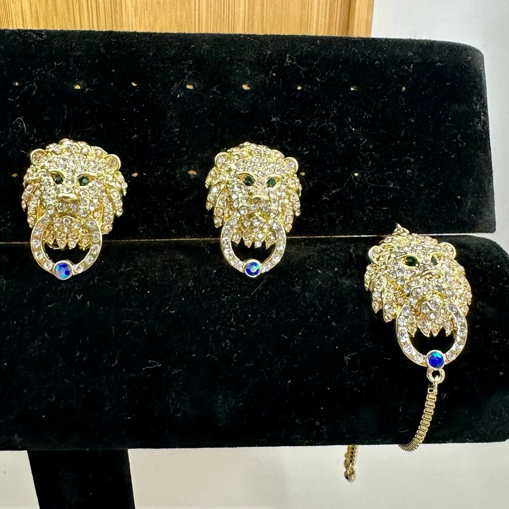 HEIDI DAUS Anniversary Collection Regal Lion Door-knocker Earrings Bracelet Set